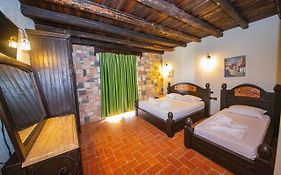 Hotel Sarajet E Pashait 1